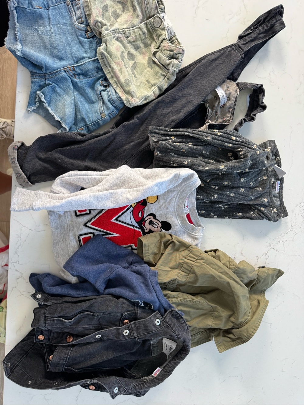 Girls Kids random bundle. Zara H&M. Size 12 - 18 months. Shorts are 12 months